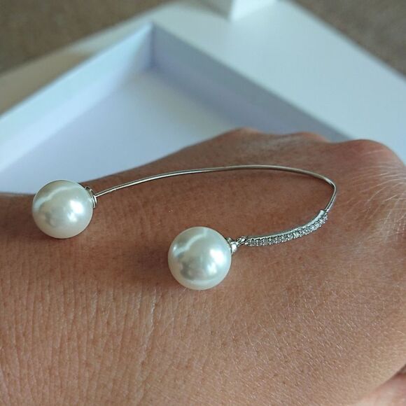 Crystals and Pearl Drop Threader silver Earrings - Picture 7 of 12